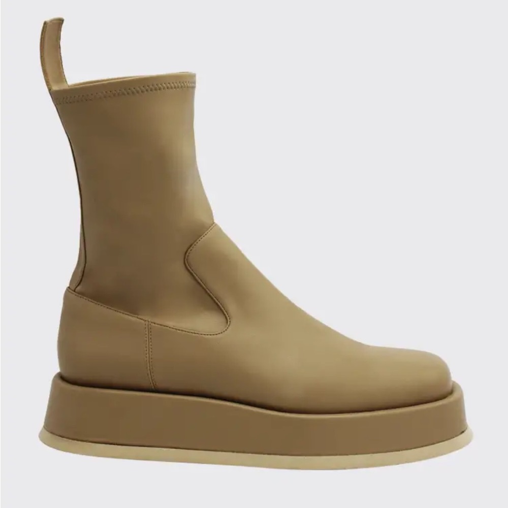 GIA/RHW
Tall Faux-Leather Platform Chelsea Boots